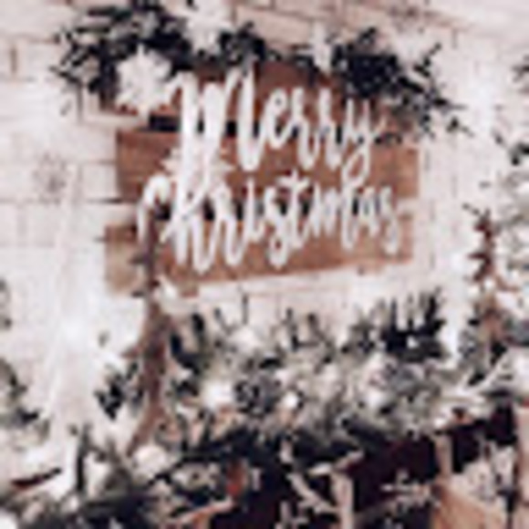 Meet your Posher, Camryn - Picture 1 of 1